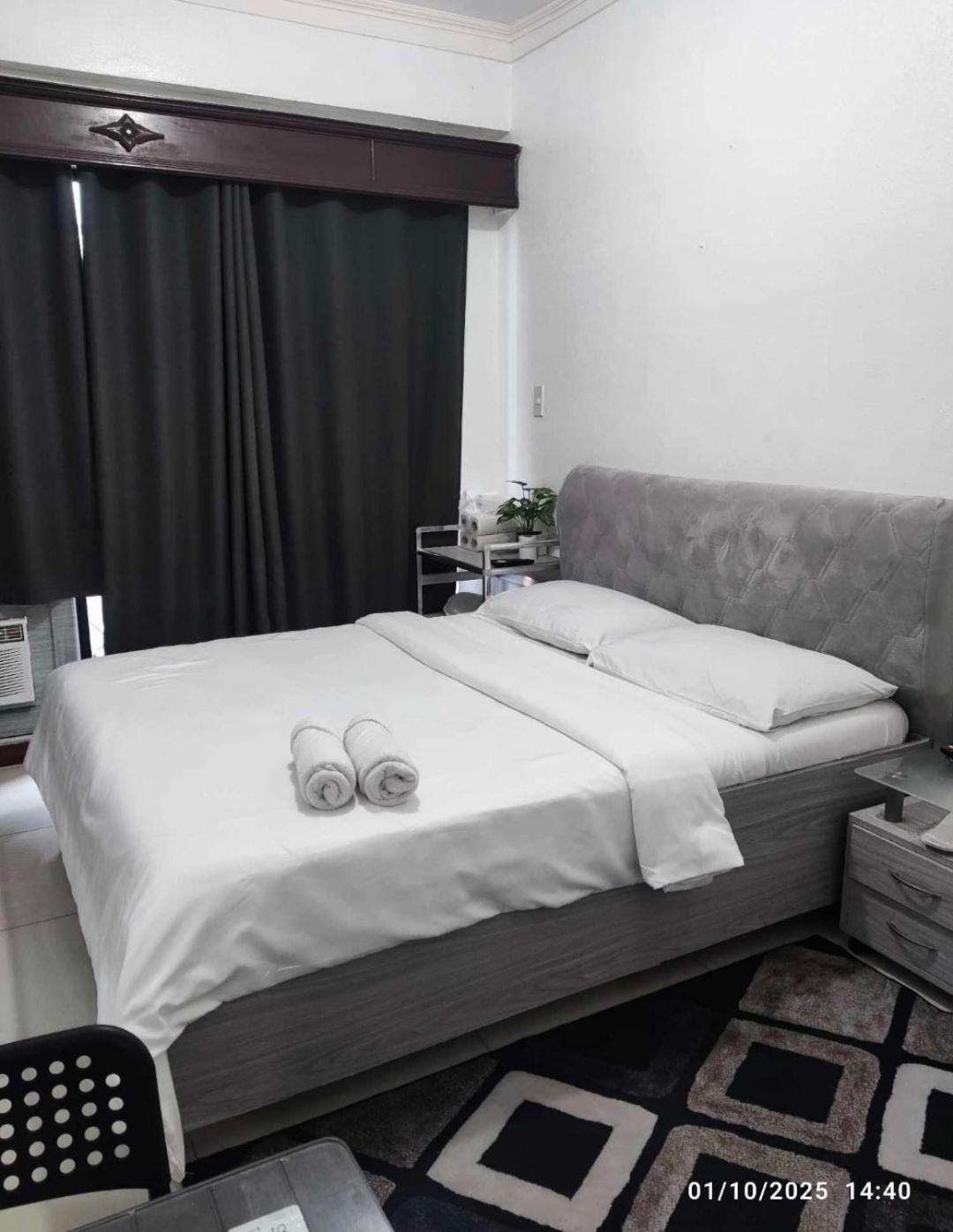 Citadel Inn Makati City Esterno foto